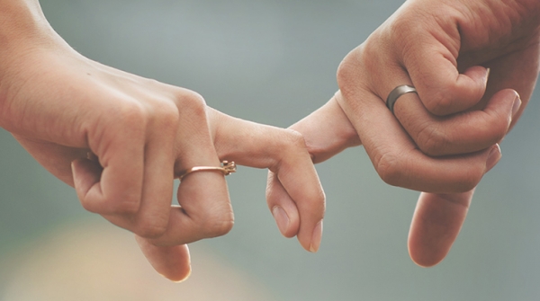 不再一样的交友、恋爱、婚姻(读创24:34-52)